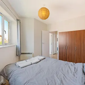  Apartment Stunning Aparment In Canada Water
