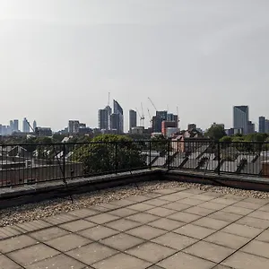  Apartment High-ceiling Flat With Rooftop & Skyline View