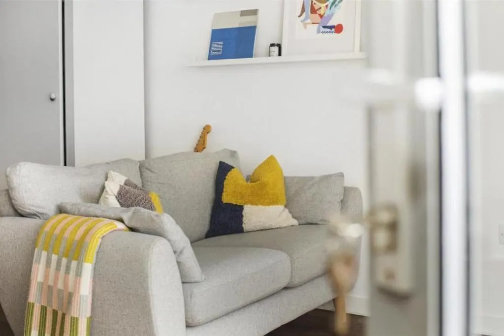 Central Zone 2 Modern Apartment contacts